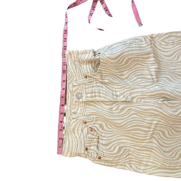 LEVI’S PREMIUM RIBCAGE STRAIGHT ANKLE WAVY LINES JEANS - Picture 14 of 16